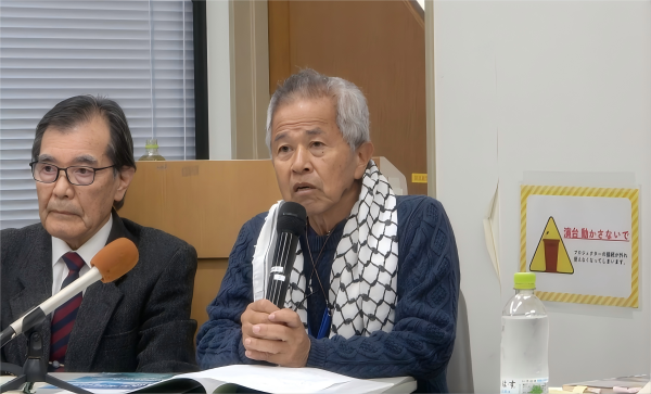 Researcher Takamatsu Gushiken delivering his speech.